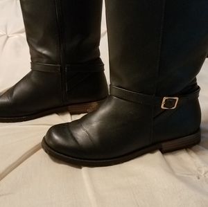 Girls black boots